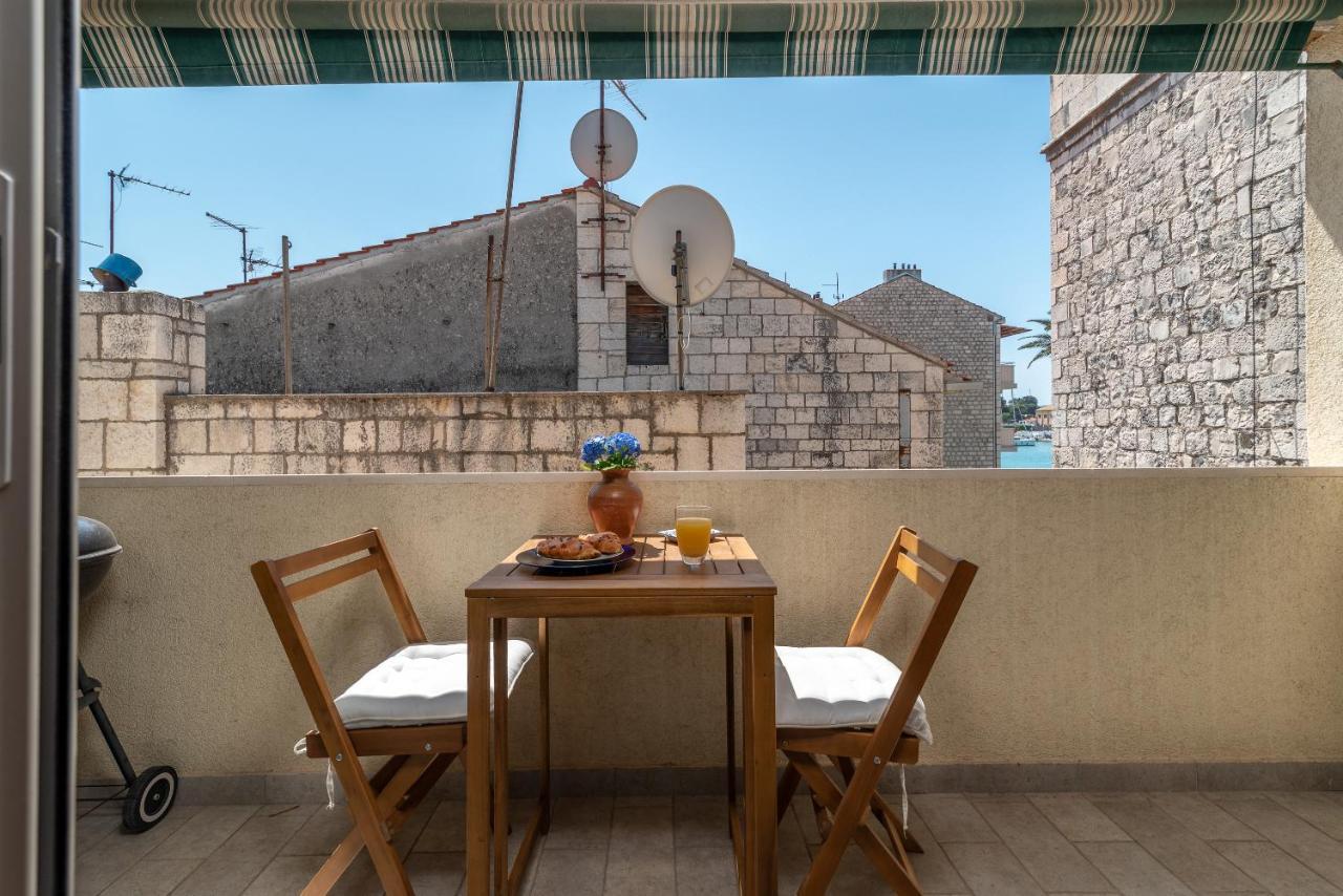 Apartment Bruno Трогир Экстерьер фото