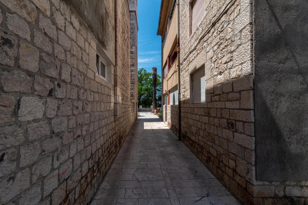 Apartment Bruno Трогир Экстерьер фото